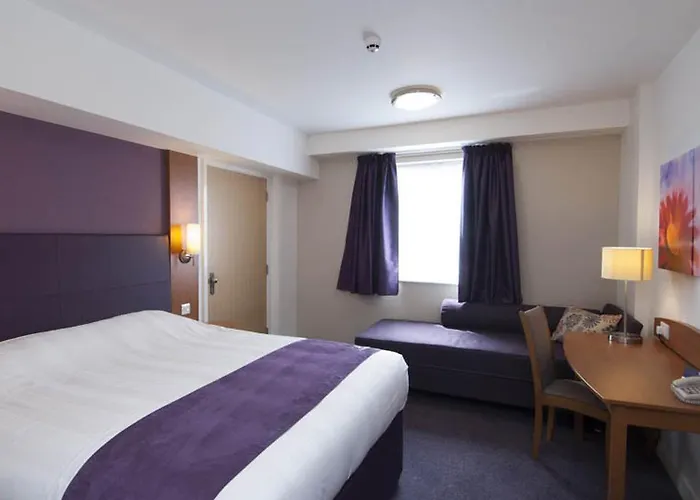 Premier Inn Edinburgh Central