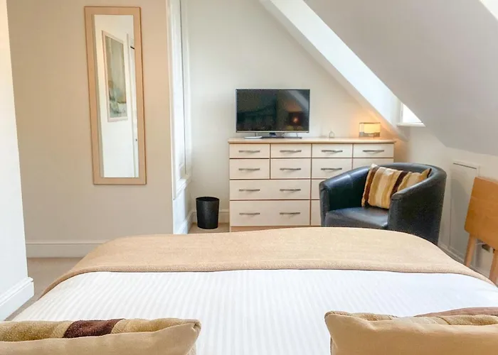 The Quay - Old Town Poole B&B - Great Location - Secure Free Parking