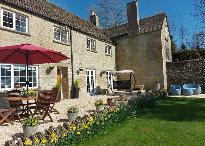 Holiday Cottages in Cirencester