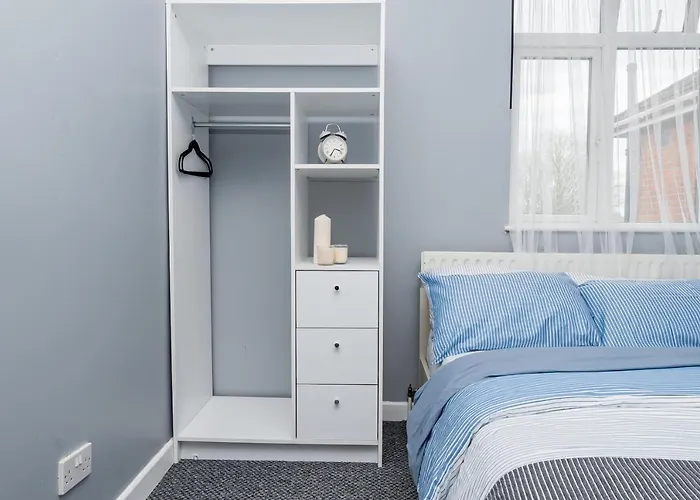 Shirley House: Self-Catering Near Southampton Hospitals Hotel