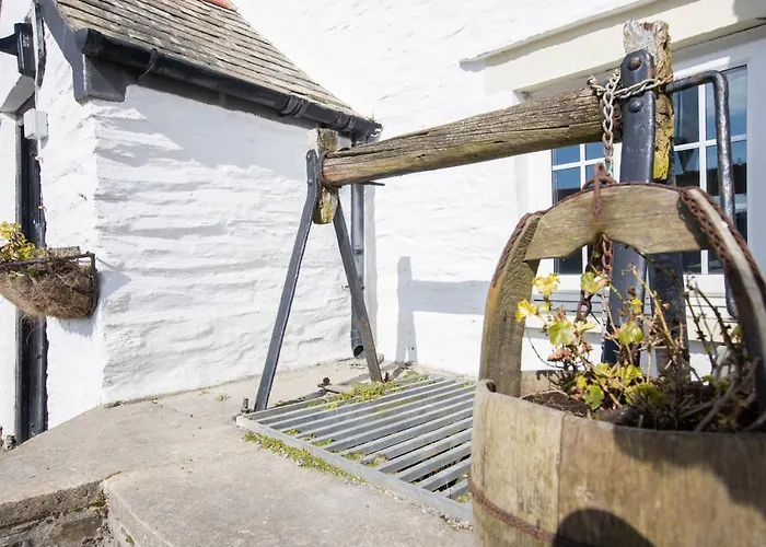 Tintagel Hotels
