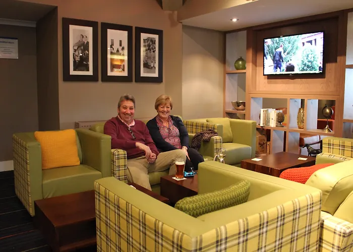 Holiday Inn Express Edinburgh Airport By Ihg Ingliston