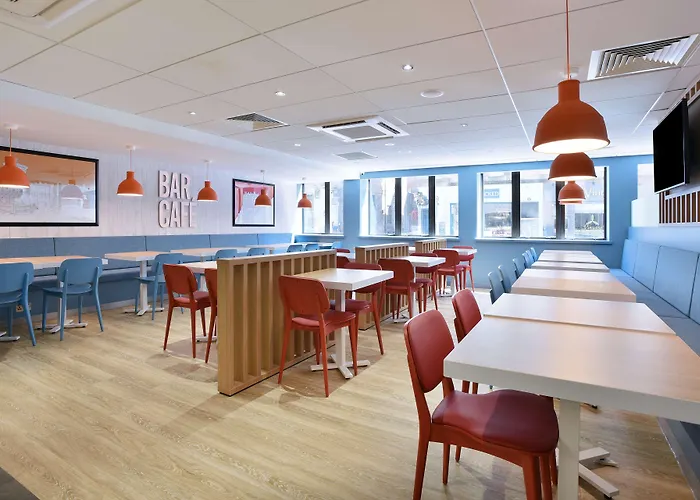 Travelodge Edinburgh Central Hotel