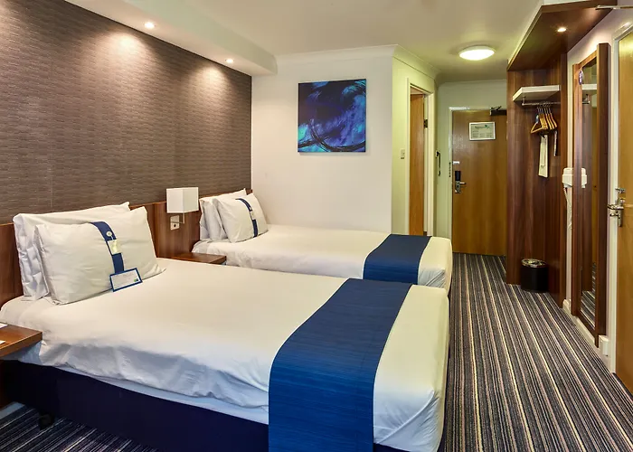 Holiday Inn Express Glenrothes By Ihg