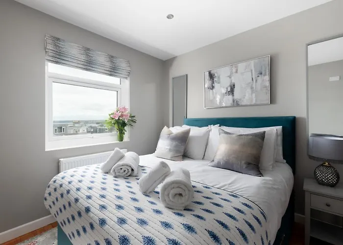 Morlanow-Private Entrance, Courtyard, Sea Views Hotel Newquay 