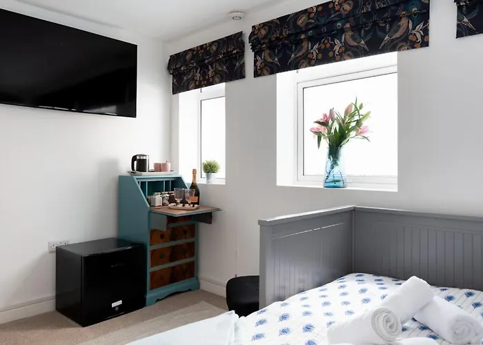 Trig-Private Studio, Courtyard, Walk To Fistral Newquay 