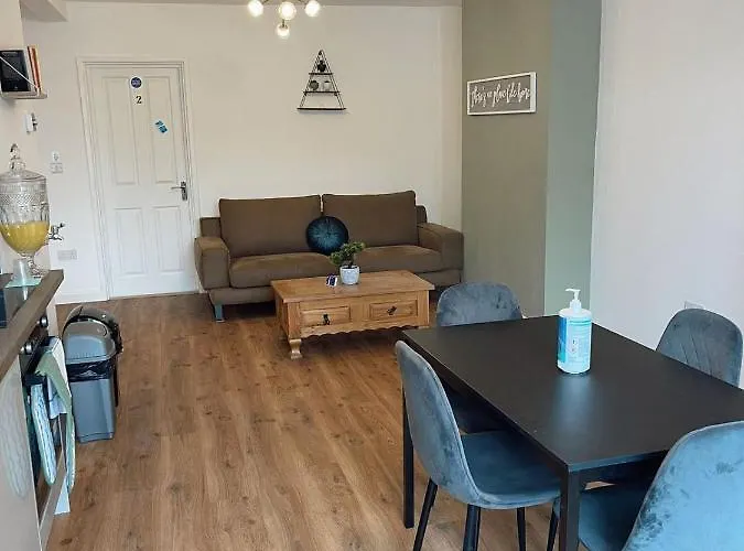 Cambridge Studios And Suites By Tas Accommodations
