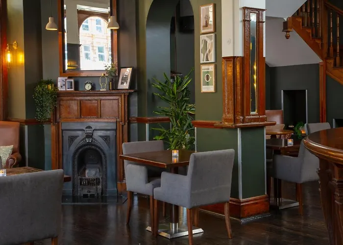 The Crown London Hotel, Cricklewood North West London, Worldhotels Distinctive