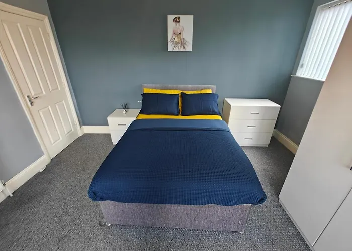 Spacious Large Room 001 Nottingham