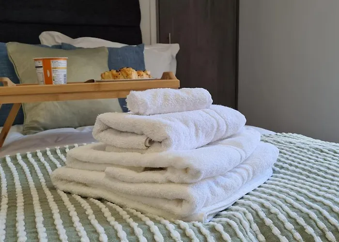 Moorfield House Room 3 Off-Road Parking Close To Train Station Good Commuter Links To London Oxford And The Midlands Banbury