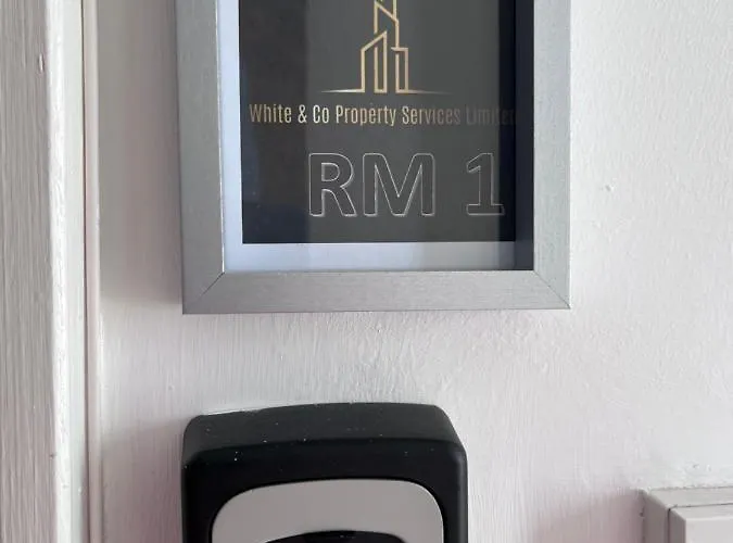 Trendy Town House - Room 1 Coventry