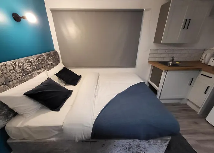 Premier Studios Nottingham - Tring Vale