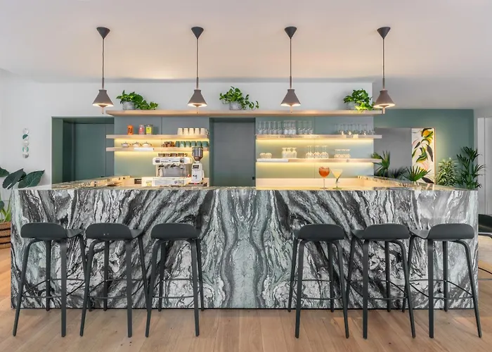 Inhabit Queen'S Gardens, A Member Of Design Hotels London