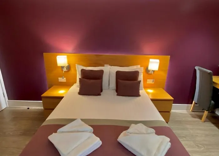 Holtwhites Hotel Enfield
