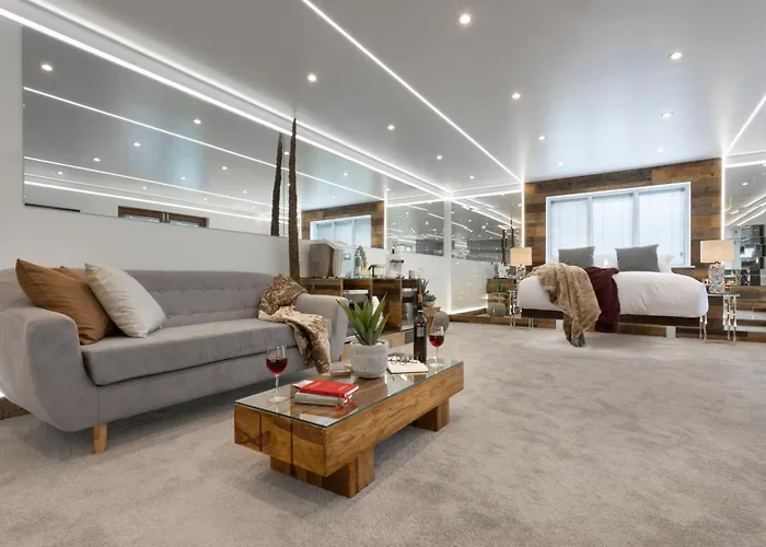 Aphrodites Group - Luxury Hot Tub Suites In Central Lake District! Bowness-on-Windermere