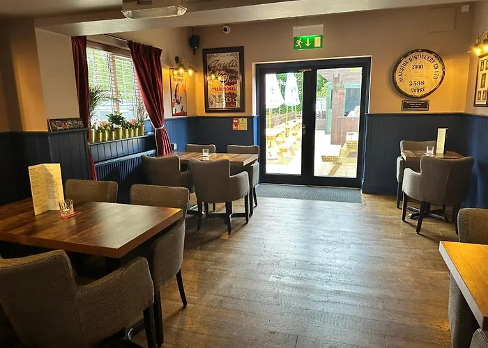 The Prince Albert Pub & Hotel With Onsite Free Parking 2 Minutes From Legoland Windsor