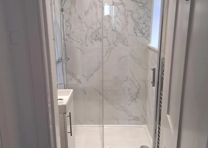 Maze Serviced Apartment Ayr