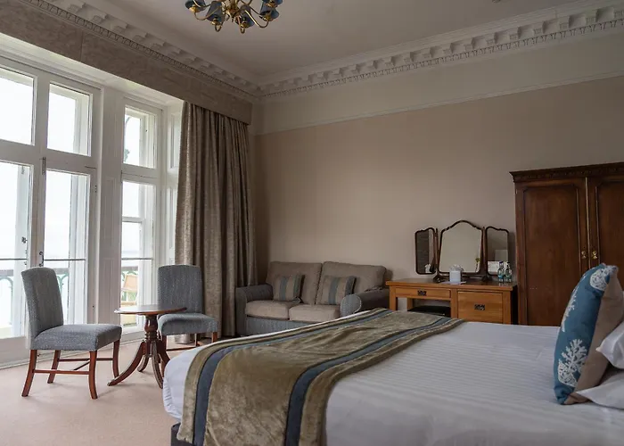 Falmouth Hotels