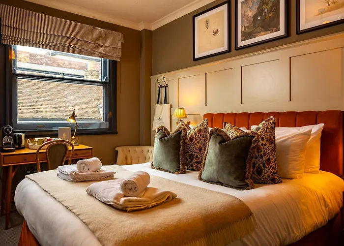 Salisbury Arms Hotel Hertford