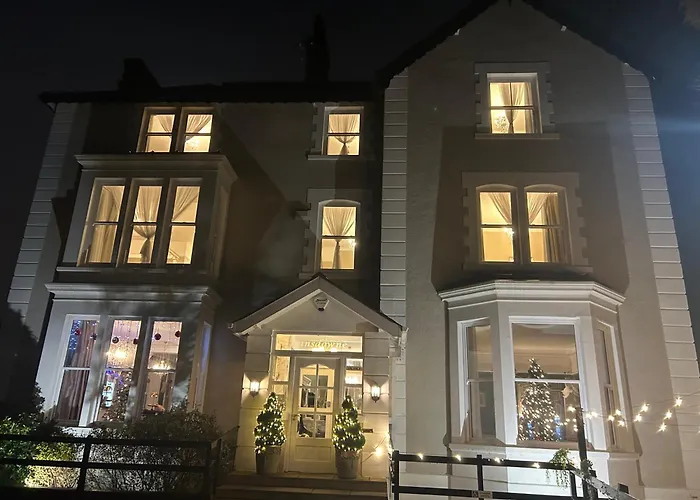 Lansdowne House With Private Car Park Hotel Llandudno