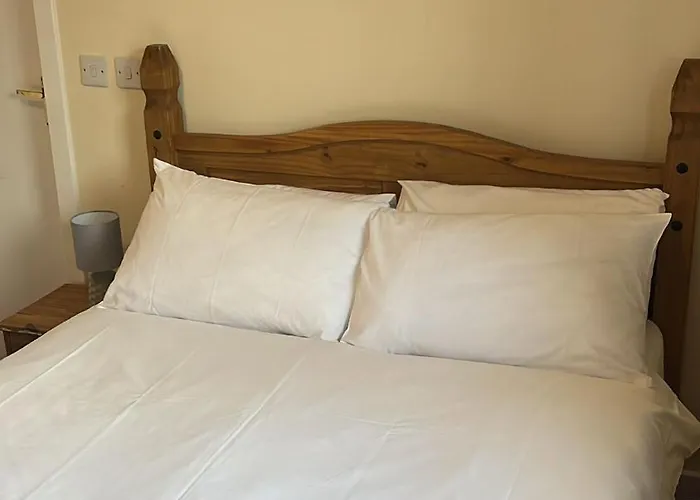 Evanton Hotels
