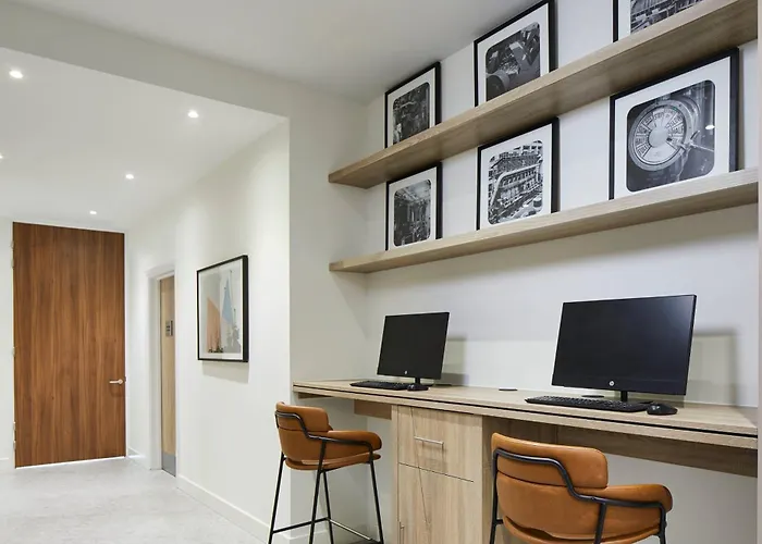 Courtyard By Marriott London City Airport