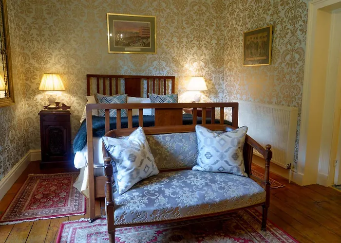 Harrisons Hall Bed & Breakfast Mold