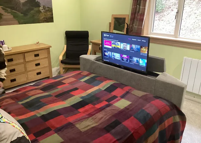 Fort Augustus Hotels