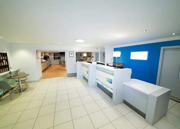 Holiday Inn Express Leeds-East By Ihg