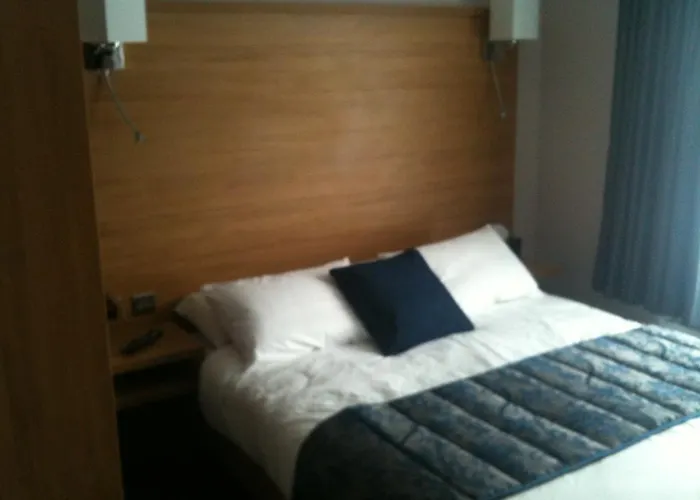 Five Mile Oxford Hotel