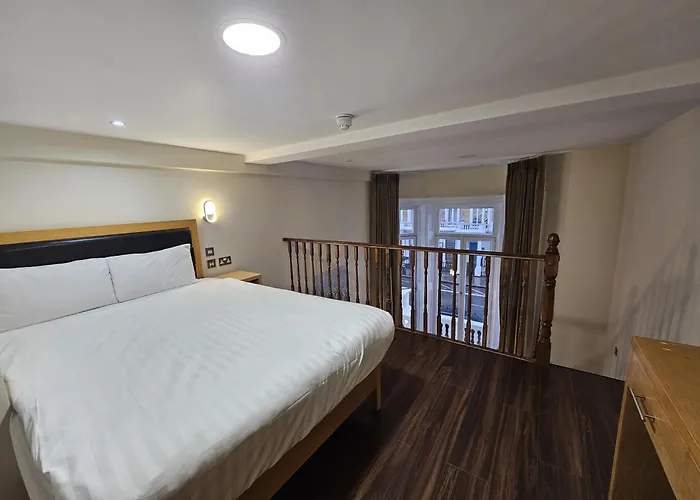 Cromwell Hotel London