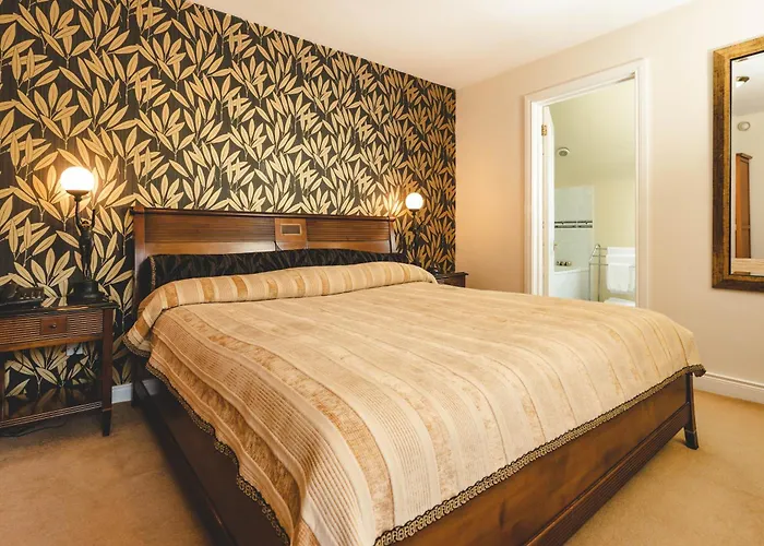 Oyo Rayanne House Guest Accommodation Holywood 