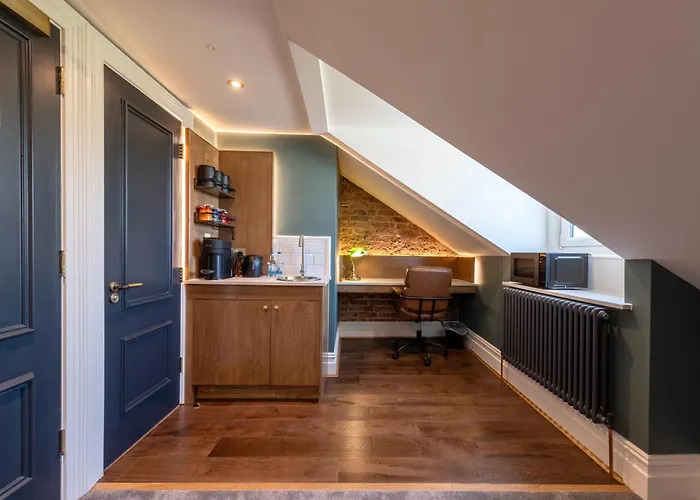 The Crown Pub & Guesthouse London