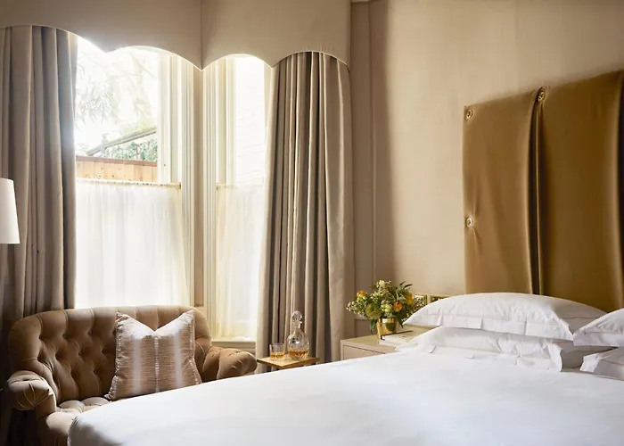 Egerton House Hotel London