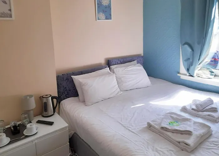 Irvine Riverside Guesthouse