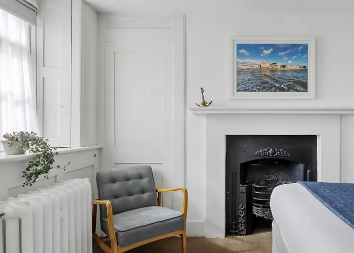 Admiral'S House By Maison Pierre Plymouth