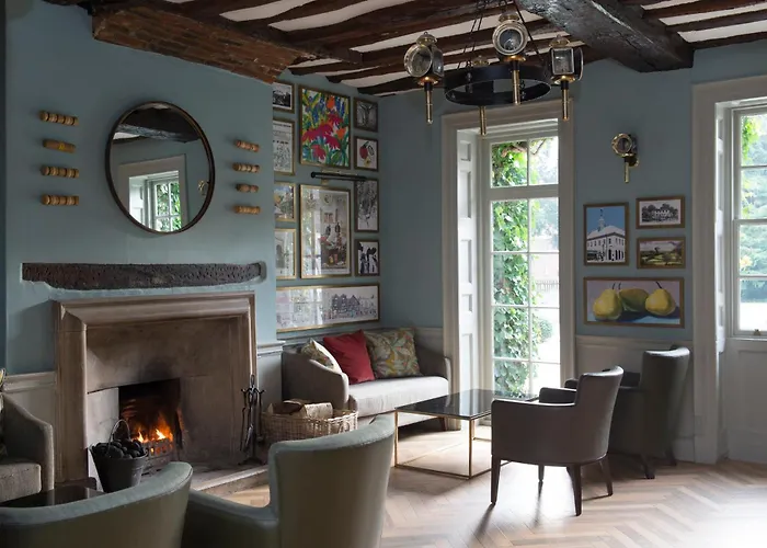 Bush Hotel Farnham