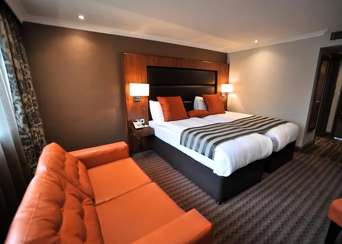 Farnham (Surrey) Hotels