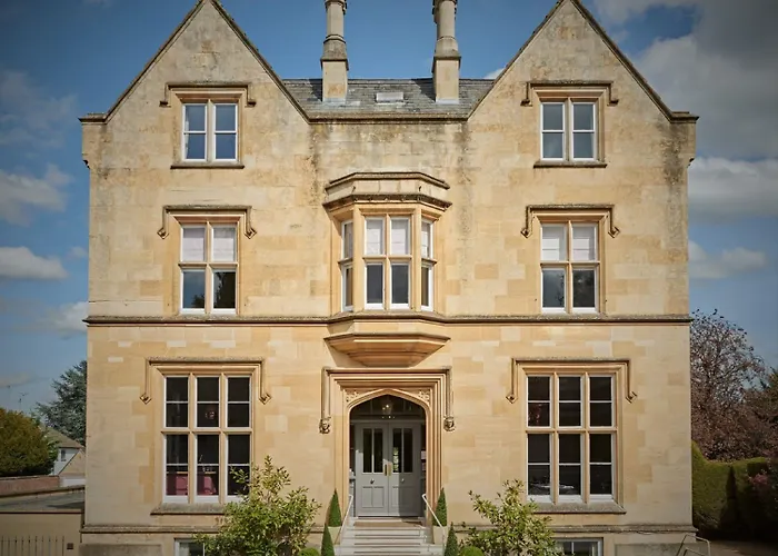 Cotswold Grange Bed & Breakfast Cheltenham