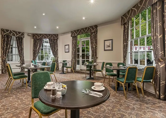 Mercure Salisbury White Hart Hotel & Apartments