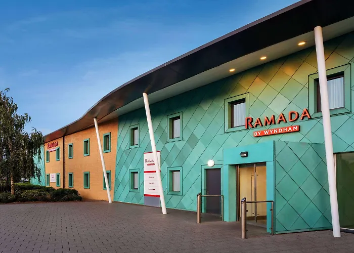 Ramada By Wyndham Cobham Hotel