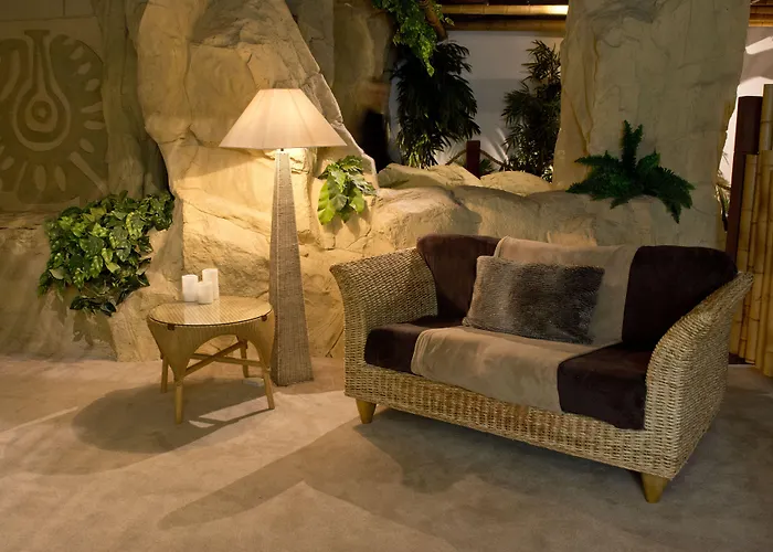 Tlh Victoria Hotel - Tlh Leisure, Entertainment And Spa Resort Torquay