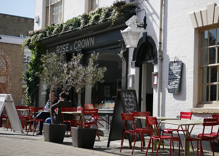 The Rose And Crown Hotel Warwick 
