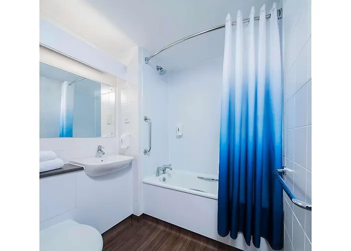 Travelodge Nottingham Em Airport Donington Park M1