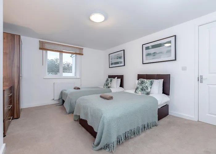 Royal Apartments West Drayton 