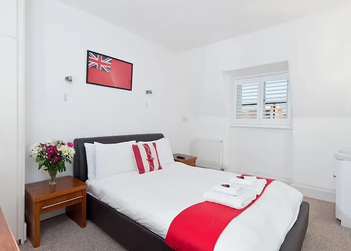 Hamptons Brighton Hotel