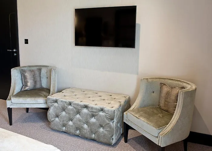 The Lodge At Kingswood Epsom