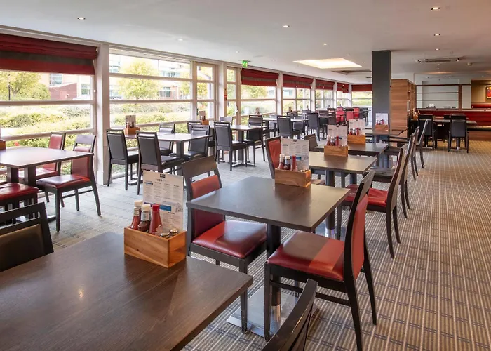 Holiday Inn Express Milton Keynes By Ihg