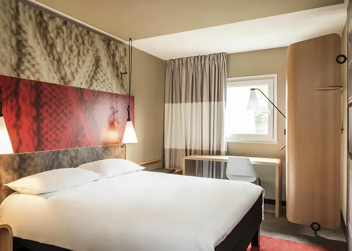 Ibis Manchester Centre 96 Portland Street