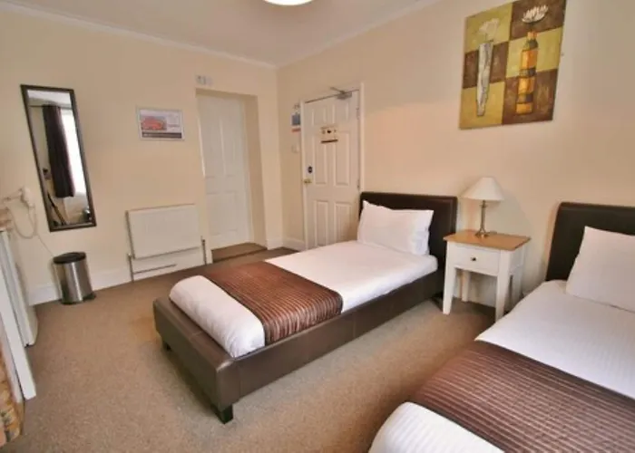 Central Hotel Cheltenham By Roomsbooked